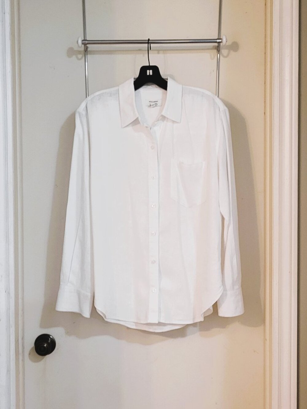 Banana Republic Linen-Blend Long Sleeves Shirt - Size Medium.  White - Picture 3 of 9